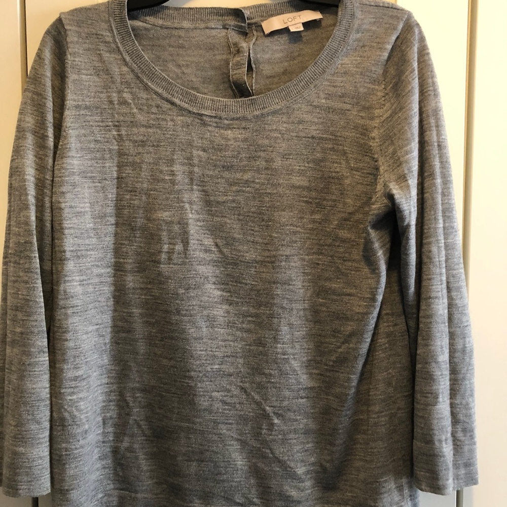 Grey sweater with buttons